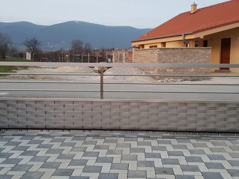 Nerezova prepletana brana a branka zdeno dolne oresany
